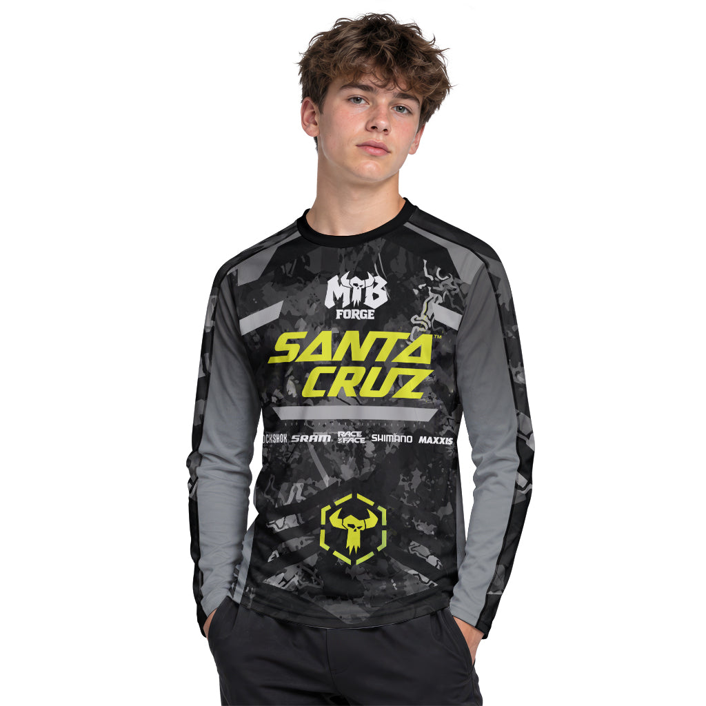 Santa Cruz Black Camo Youth Long Sleeve Mountain Bike Jersey – Boy Lifestyle View