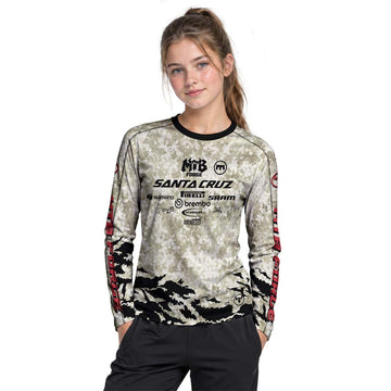 Santa Cruz Desert Camo Youth Long Sleeve Mountain Bike Jersey – Girl Lifestyle View